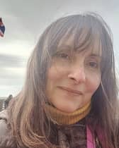 Mum Lisa Brown who earns £800-a-month from Vinted.