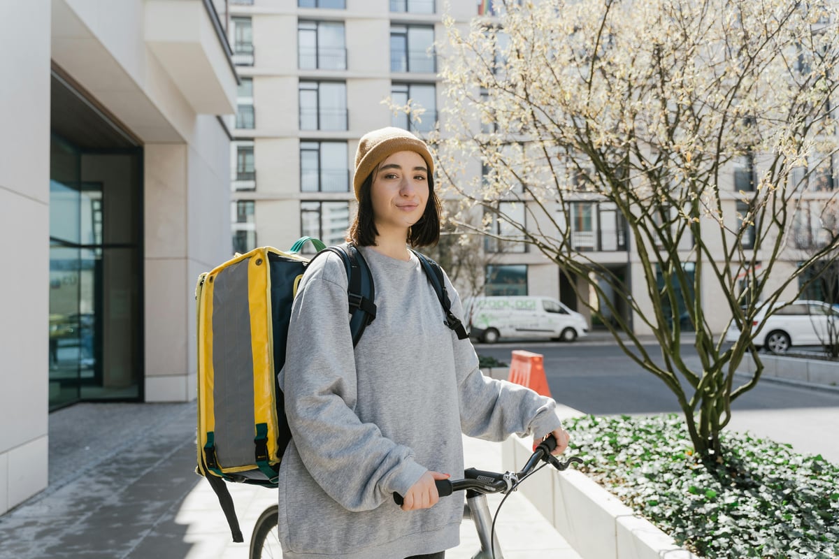 Gig Economy: 7 Smart Ways UK Freelance Workers Can Save Without Ste...
