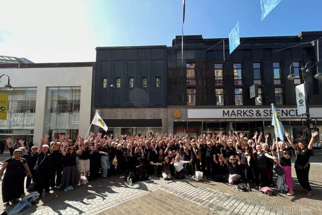 Local Vocals flashmob in Leeds
