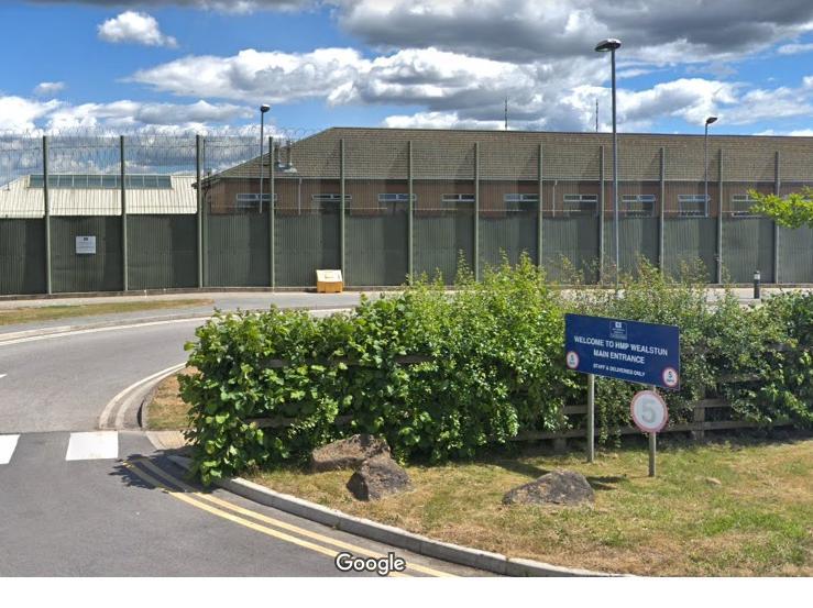 Leeds prisoner tells court 'officers are more corrupt than inmates