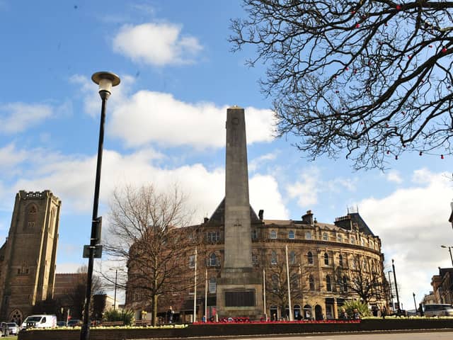 Harrogate has been placed in the top ten places to live in the UK by estate agency Yopa.