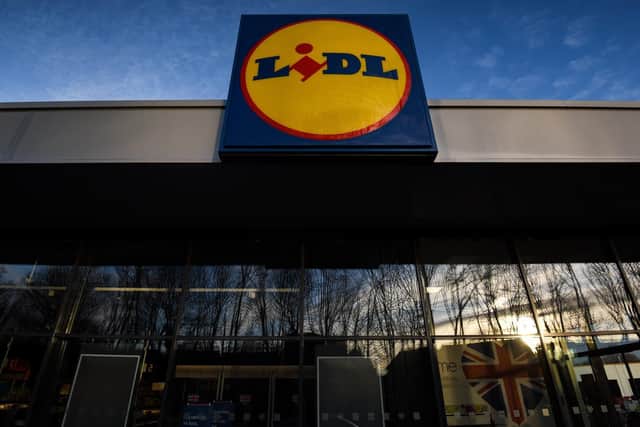 Lidl has submitted plans to turn the old Lookers car dealership site on Knaresborough Road into a supermarket.