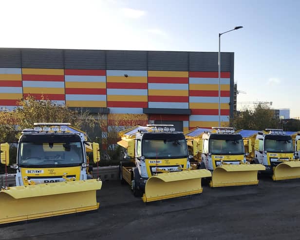 Ripon-based Econ Engineering has won contracts to supply gritters to three contractorstasked with keeping London's roads snow- and ice-free for the next seven years.