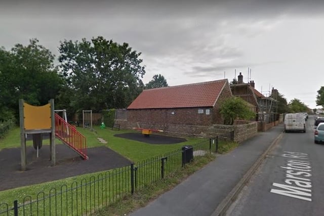 This neighbourhood had 1048.5 Covid-19 cases per 100,000 people in the latest week, a decrease of 22.7% from the week before