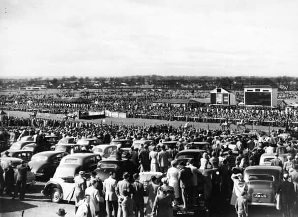 Wetherby Races, 1955  Easter Monday