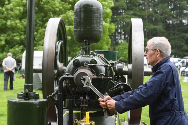Sean Kenny getting to grips with his 1907 17HP Blackstone Hotbulb engine