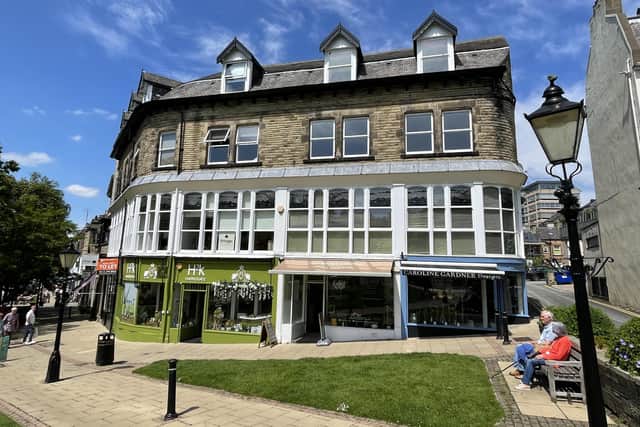 Flat A, 8-12 Montpellier Parade, Harrogate - £275,000 with FSS, 01423 501211.