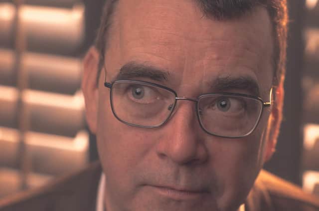 Writer Mick Herron has won the Theakston Old Peculier Crime Novel of the Year award in Harrogate.