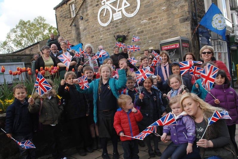 NADV 1704235AM4 Pateley Bridge prepares ro Welcome The Tour de Yorkshire. (1704235AM4)