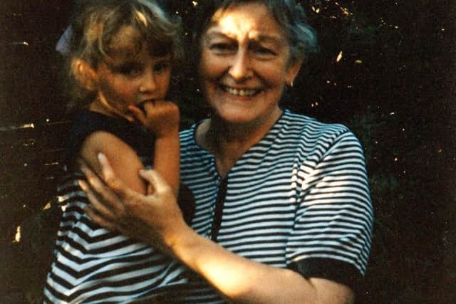 Holly is running this weekend's London Marathon in memory of her Nanna June who sadly passed away in 2004 after being diagnosed with stage 4 ovarian cancer