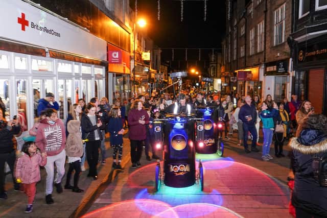 Hundreds of people turned up to watch the launch of the dazzling '1571 The Water That Made Us' installation in various parts of the town centre thanks to Harrogate International Festivals.