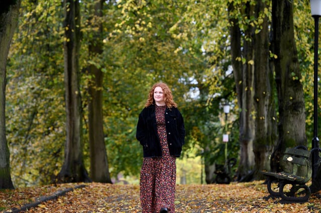 Coronation Street actress Lucy Mizen from Harrogate pictured in the Valley Gardens. (Picture by Gerard Binks)