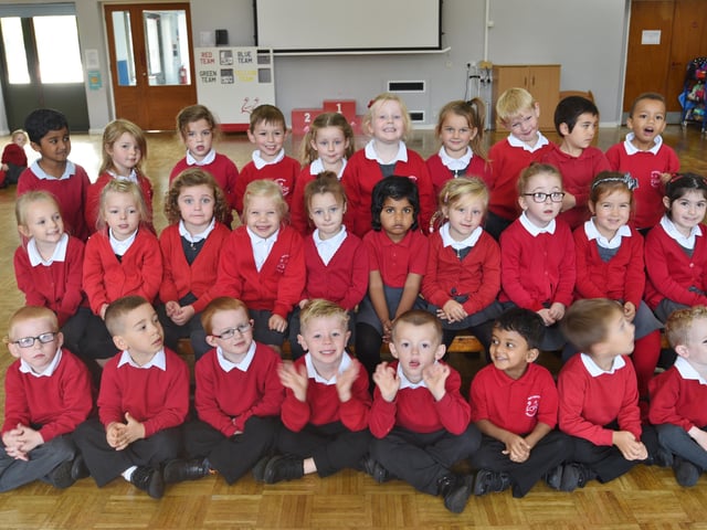 Old Fletton primary school reception classes rec16 EMN-161123-183044009