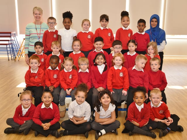 Highlees primary school reception classes rec16 EMN-161123-182959009