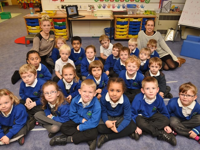 Ormiston Meadows primary school reception class rec16 EMN-161123-183010009