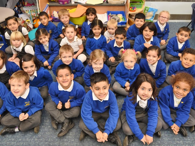 Queens Drive infants school reception classes rec16 EMN-161123-182400009
