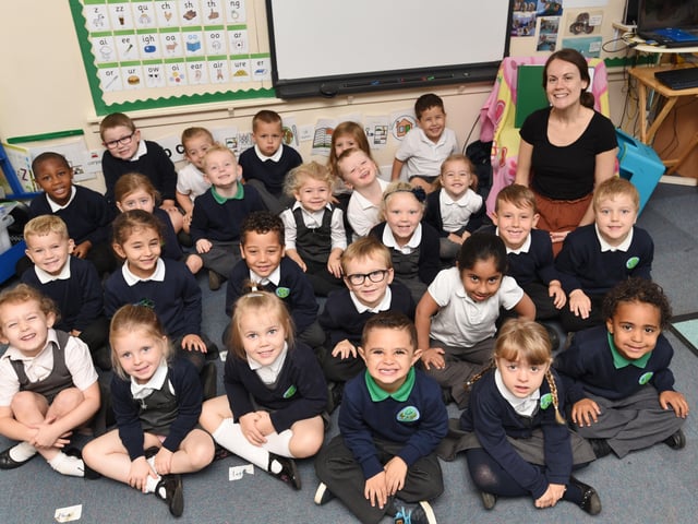 Brewster Ave primary school  reception class rec16 Miss Forman's class EMN-161123-183320009