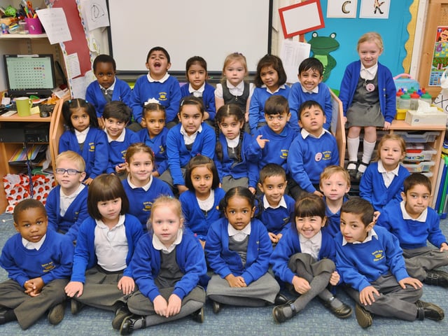 Queens Drive infants school reception classes  rec16 EMN-161123-182423009
