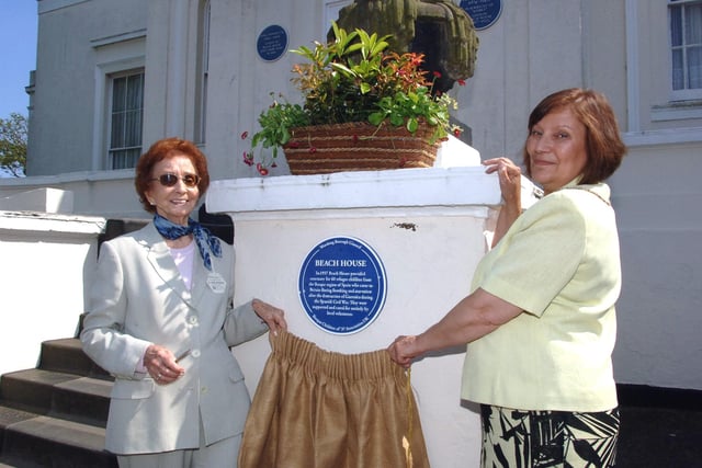 Christine Brown and  Maria Teresa Grijalba unveiling the blue plaque for the 1937 Basque refugees at Beach House in May 2007. Picture: Gerald Thompson W21043H7