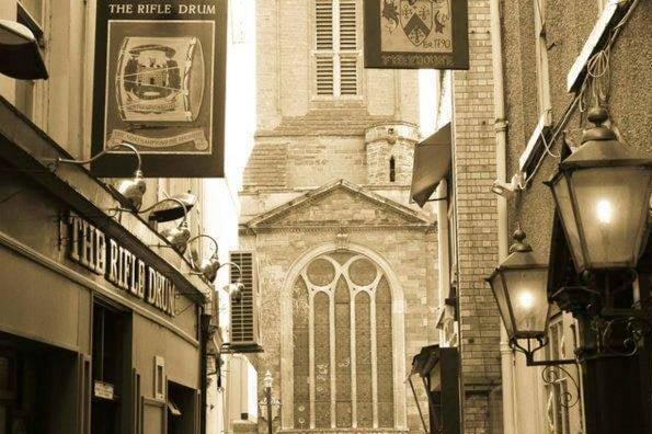 Dave said: "The Rifle Drum has lived for many, many years in The Shipmans' shadow, but it will always have bragging rights when it comes to its age. The Drums is listed as a 16th or 17th Century pub and it is highly likely that it was trading well before the 1675 Fire. When the town was rebuilt in the aftermath, many existing businesses were rebuilt but others perished forever in the flames to be replaced by new and more logical trades. The size and location of the Drums would hardly have been ideal for building a ‘new’ pub so logic would dictate that it was rebuilt in its original location.
During the 1700’s it had a name change to the Crown and in the late 1700’s was used as a recruiting centre for the Army when it was under the care of Serjeant Wills. The beginning of the 19th Century saw another name change, and the Rifle Drum has been its name for the last 200 years."