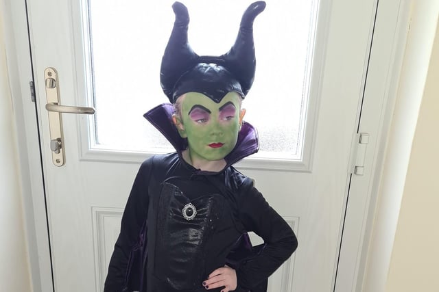 Maleficent, from Jane Austin. SUS-220403-100621001