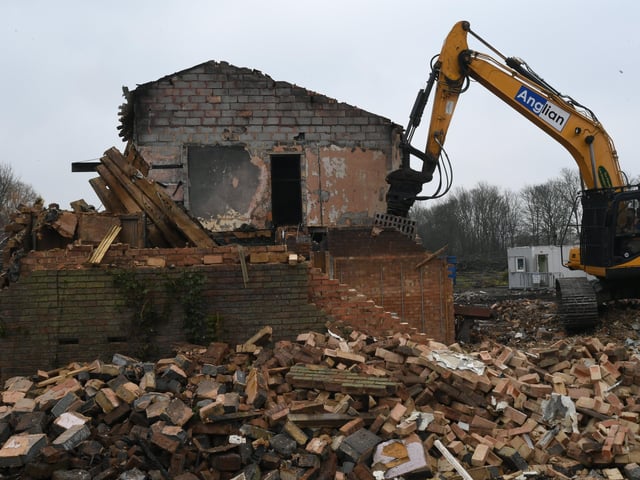 Demolition of the former Silver Jubilee pub at North Bretton by RG Carter Construction.