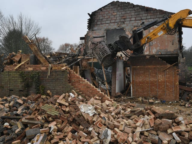 Demolition of the former Silver Jubilee pub at North Bretton by RG Carter Construction.