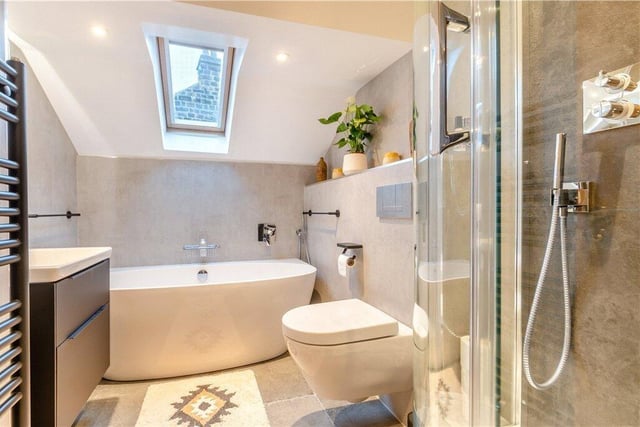 A contemporary style bathroom.
