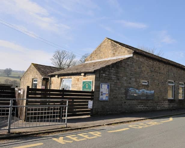Councillors have rejected a last-ditch bid to save Fountains Earth Church of England Primary School from closure