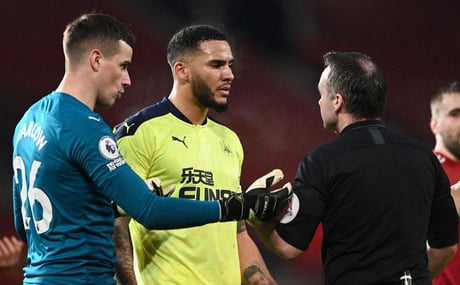 Steve Bruce reveals view on Karl Darlow and Martin Dubravka decision at Newcastle United Steve Bruce reveals view on Karl Darlow and Martin Dubravka decision at Newcastle United
