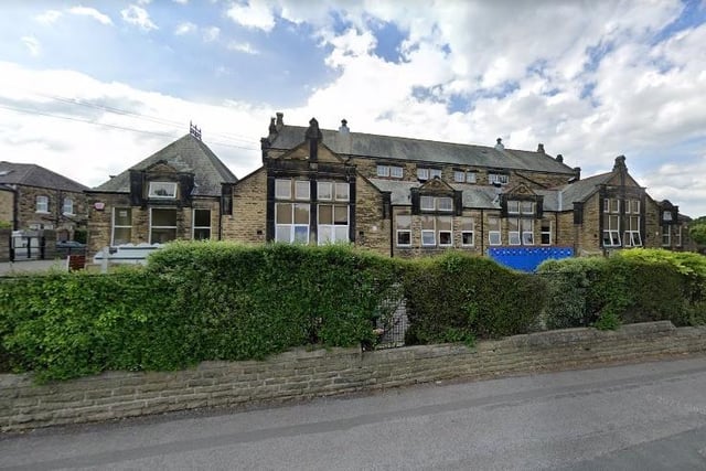 Oatlands Infant School had 75 applicants who put the school as their first preference but only 74 of these were offered places - this means that 1 applicant did not get a place