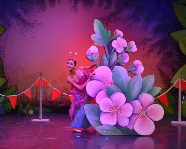 The Tortoise and the Hare is a re-imagining of Aesop’s much-loved fable of a tortoise who, tired of being teased for his slowness, challenges a speedy hare to a race.