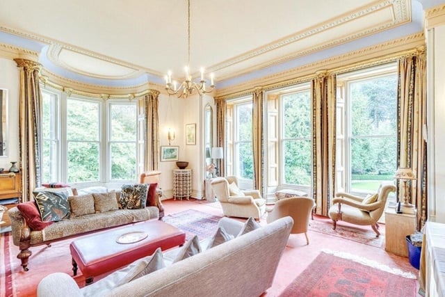 The large windows in the lounge create a royal impression whilst facing calming views over the Nidderdale landscape.