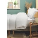 Aldi launches anti-allergy bedding as hay fever fits.