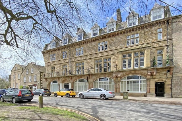 This two bedroom and two bathroom penthouse apartment is for sale with Verity Frearson for £350,000