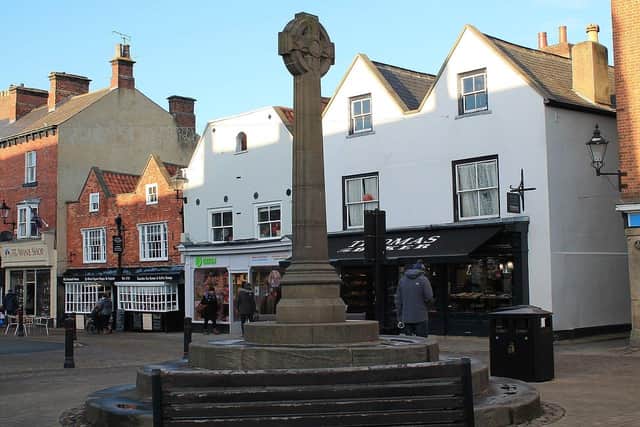 With a history going back to both 1709 and 1953, Knaresborough Market Cross is to be festooned in flowers this weekend.