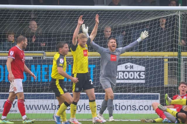 Sulphurites stopper Mark Oxley had to be substituted in the 50th minute of Saturday's clash with Crewe.