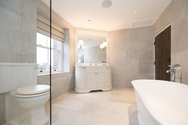 A luxurious house bathroom.
