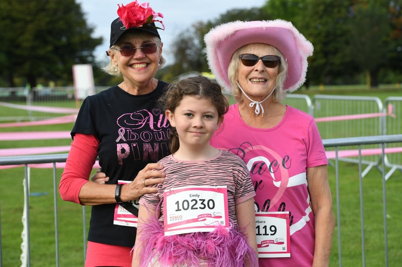 Lesley Hemingway, Emily Muir and Barbara Catton ready for the Race for Life in 2021