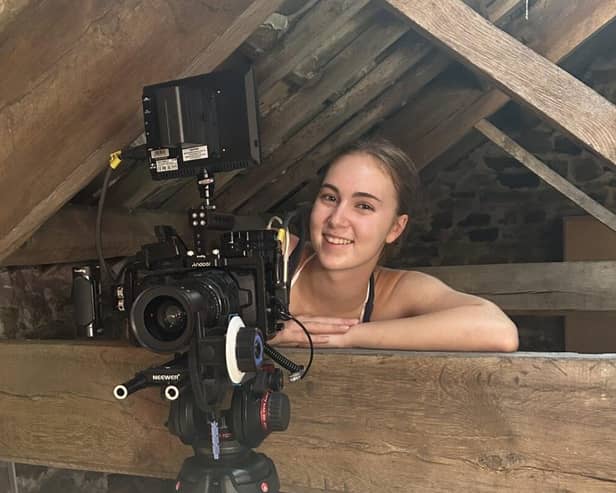 Ava Bounds on location