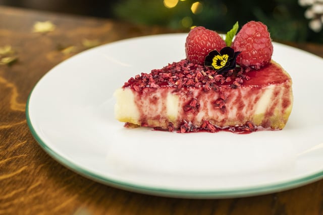Vegan Baked Cheesecake - raspberries, raspberry purée