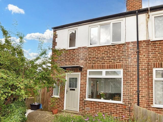 This two bedroom and one bathroom end terraced house is for sale with Manning Stainton for £200,000
