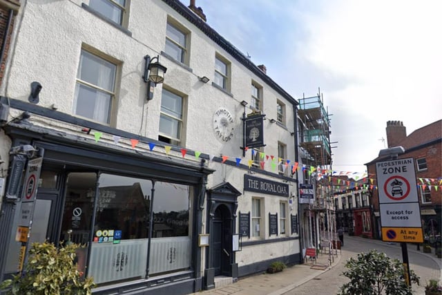 The Royal Oak in Ripon has a firm reputation for excellent food and accommodation whilst having the historical city of Ripon on its doorstep, for those who prefer a choice of restaurants and bars.