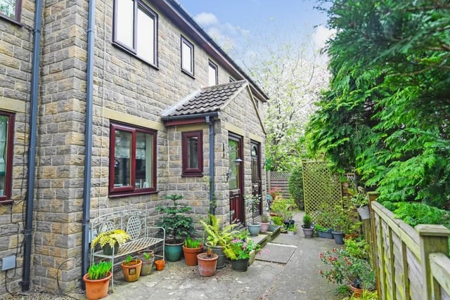 This one bedroom and one bathroom terraced house is for sale with Verity Frearson for £179,950