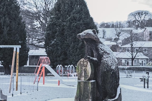 The badger carving was recently unveiled to commemorate the late Queen Elizabeth II.