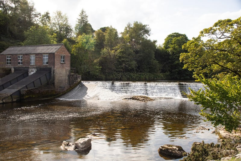 Grassington Weir and Linton Falls, located in Grassington on the River Wharfe. A large grassy riverside with two weirs with a wide river pool perfect for swimming.