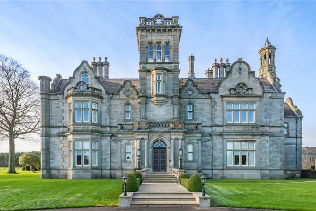 This two bedroom and three bathroom flat is for sale with Strutt & Parker for £925,000