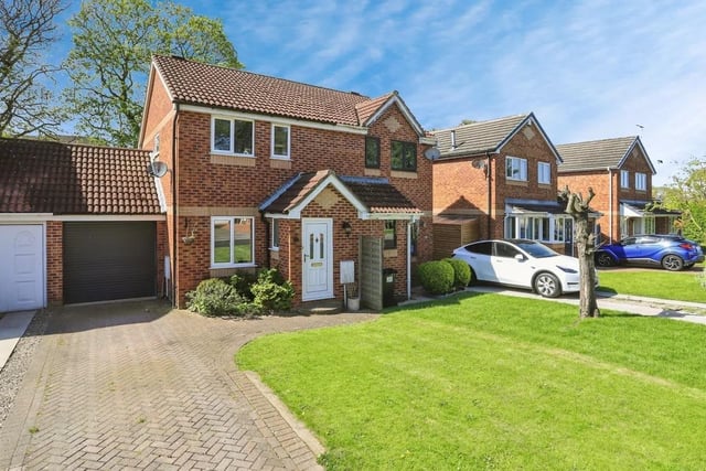 This two bedroom and one bathroom semi-detached house is for sale with Bridgfords for £275,000