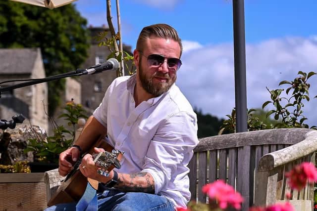 Harrogate musician Leon Marshall, who started his career on the open mic circuit and has since become a sought-after performer, recently won the Hitched.co.uk Wedding Awards for Yorkshire.