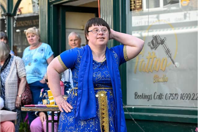 JennyRuth Workshops Bollywood dancing stars keep the crowds engaged